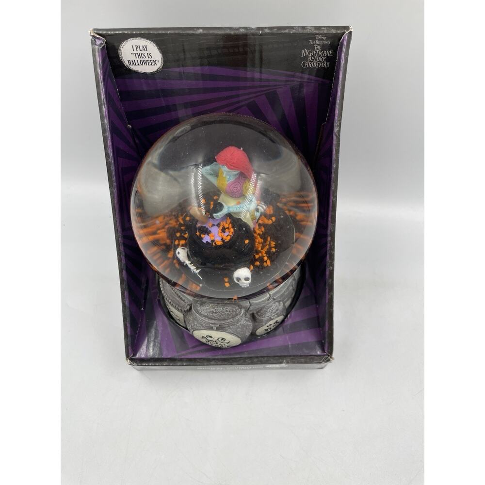 Nightmare Before Christmas Sally Musical Water Globe This Is Halloween Disney - Picture 3 of 10